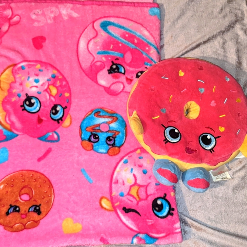 Shopkins kids throw blanket and D'lish Doughnut. Used in great condition.